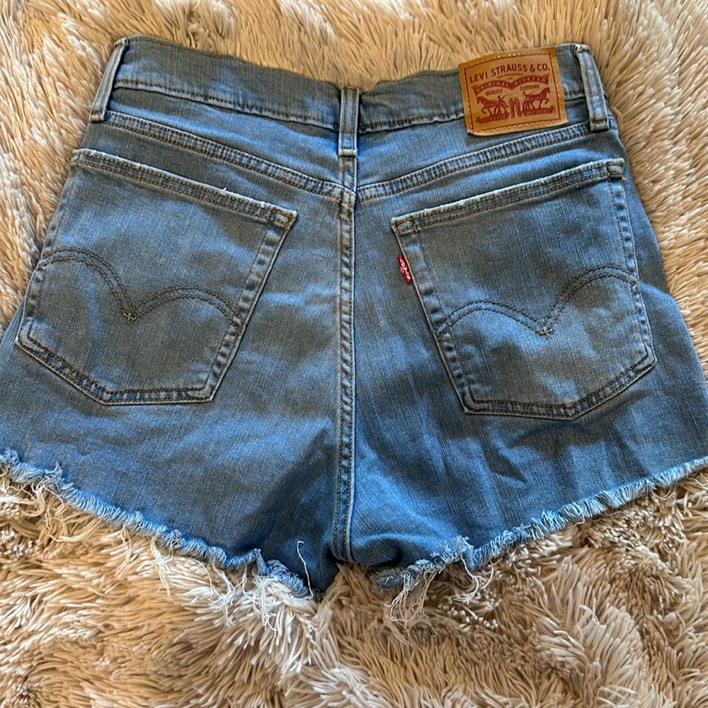 Levi’s Shorts - Picture 2 of 2